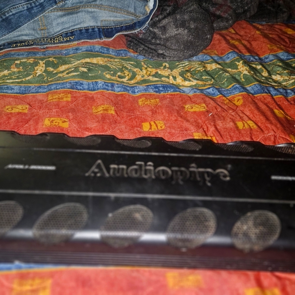 Audiopipe 2000 watt amp